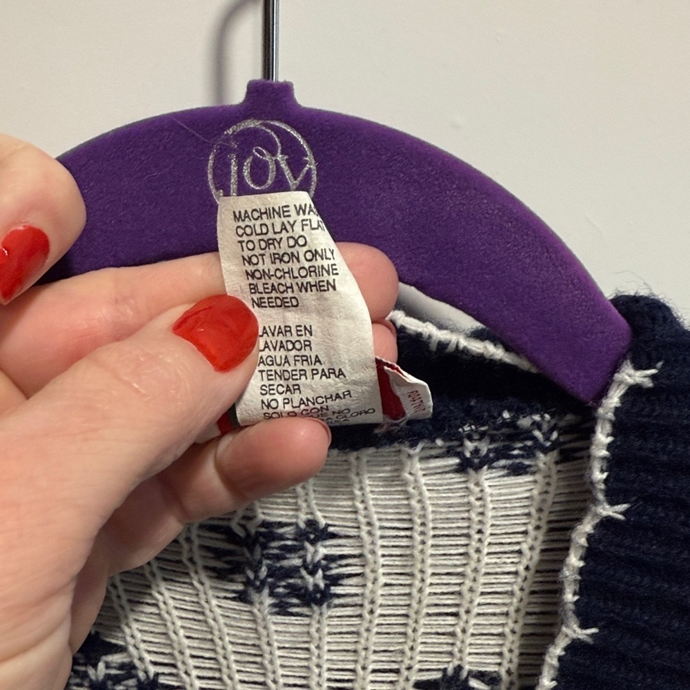Vintage Festive Navy Cardigan with Holiday Design - Picture 5 of 10